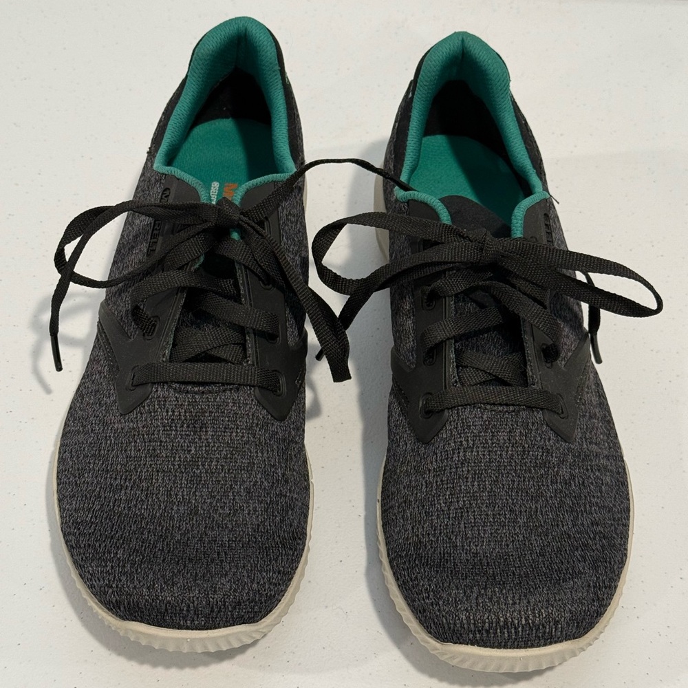 Men's Black and Green Athletic Shoes